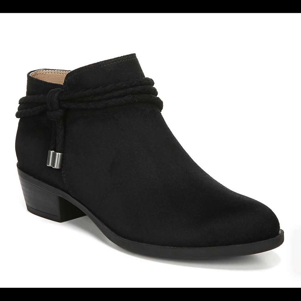 Gently used Lifestride black booties. Super comfortable! Size 10